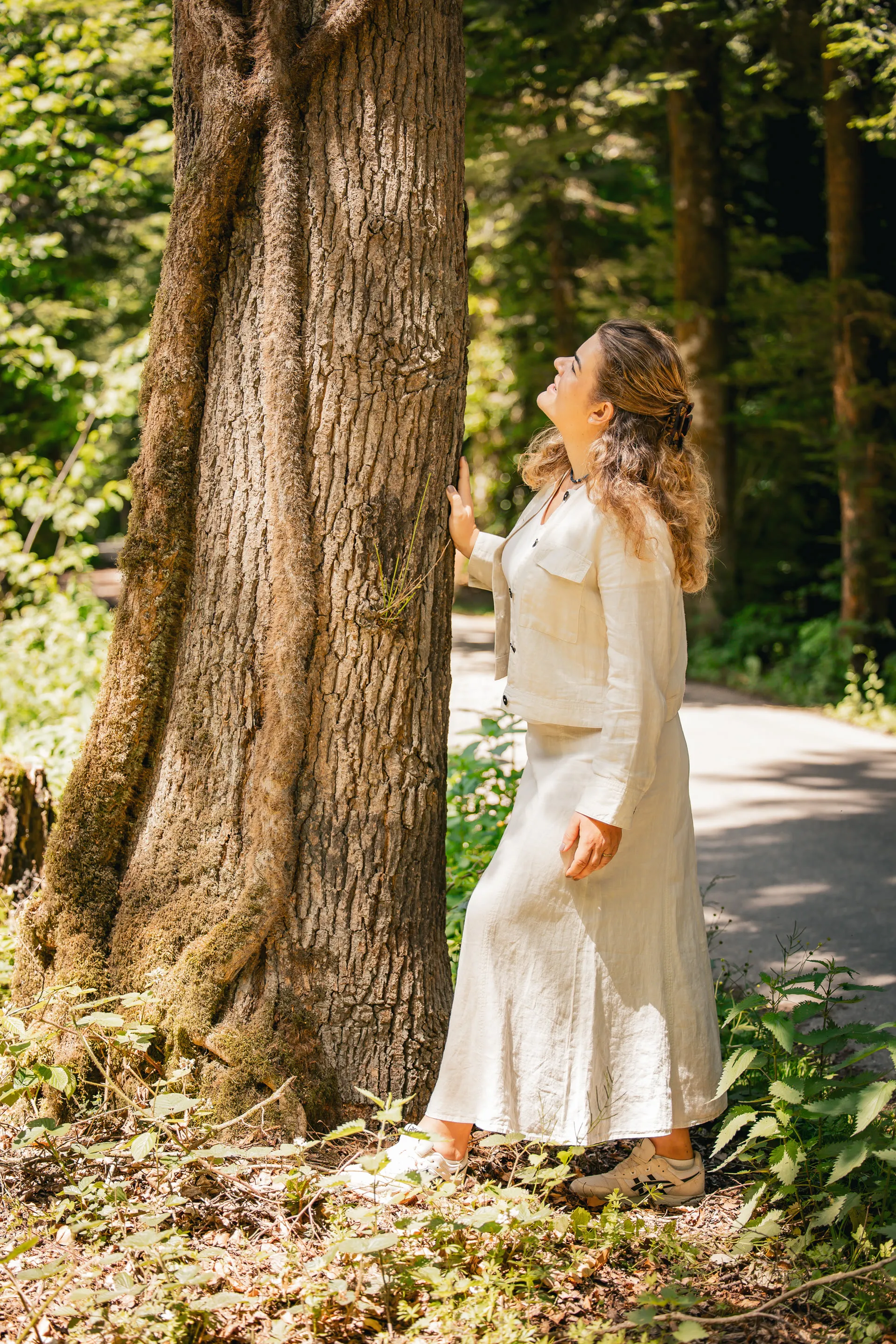 Naturshooting Frau Baum Outdoor Fotografie